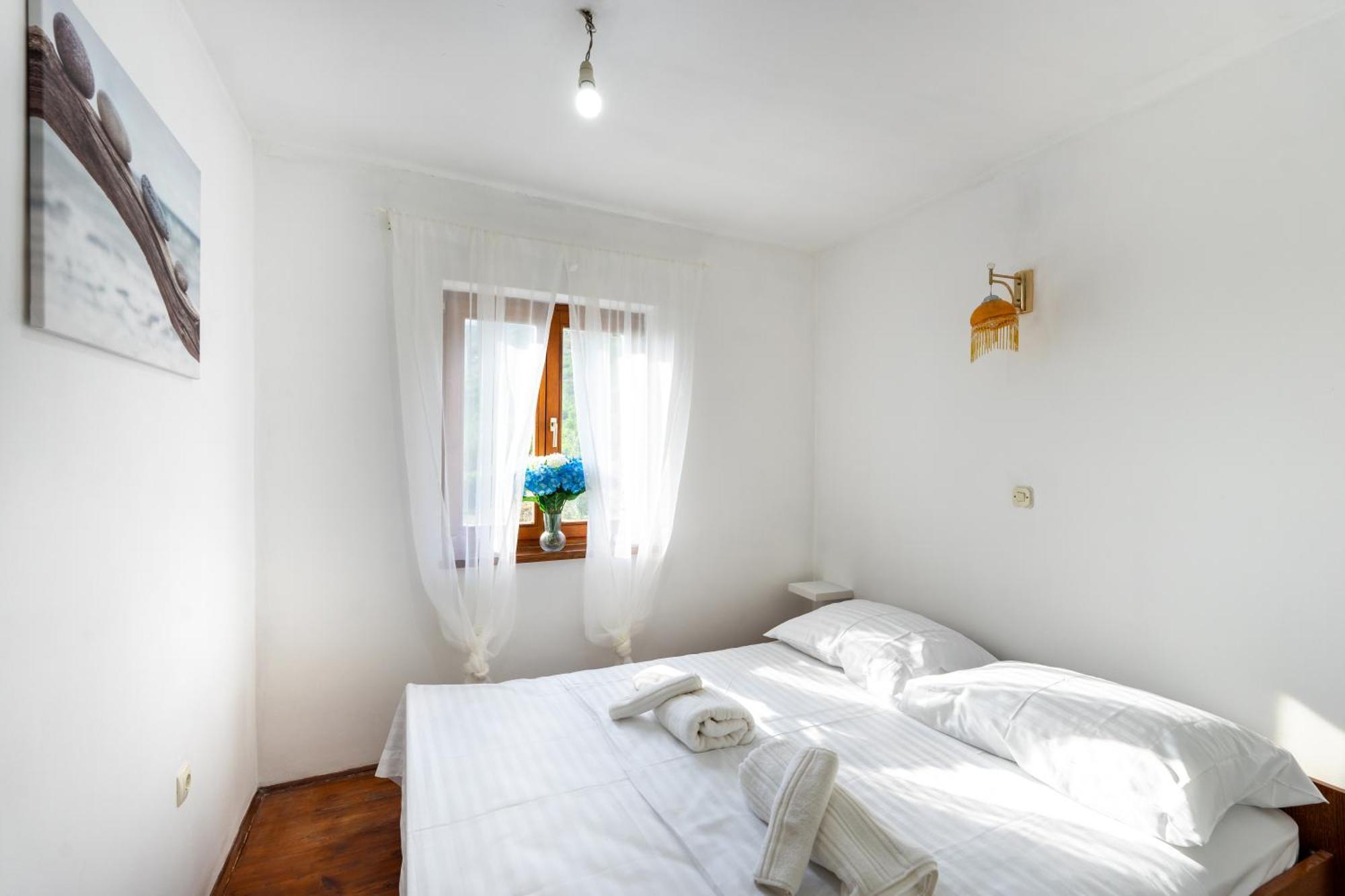 Olive Garden House In Zrnovnica With A View & Bbq Villa Bagian luar foto
