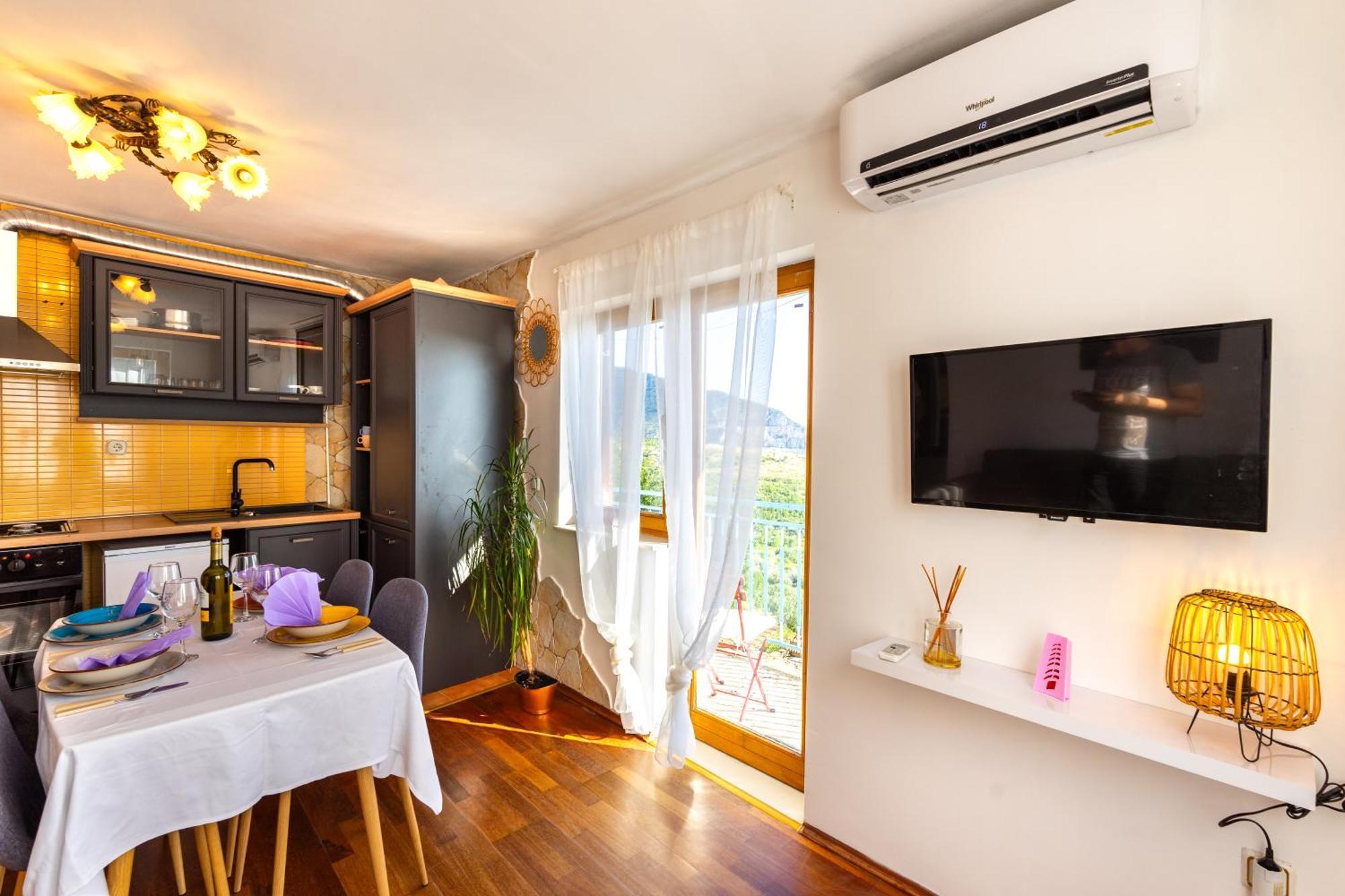 Olive Garden House In Zrnovnica With A View & Bbq Villa Bagian luar foto
