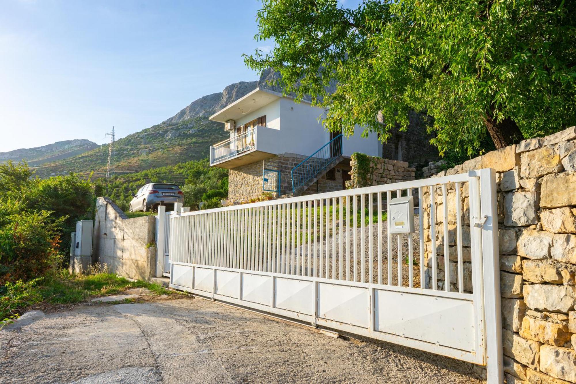 Olive Garden House In Zrnovnica With A View & Bbq Villa Bagian luar foto